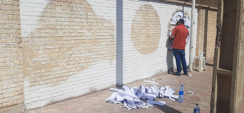 دیوار بیرونی هنرستان قبل نقاشی